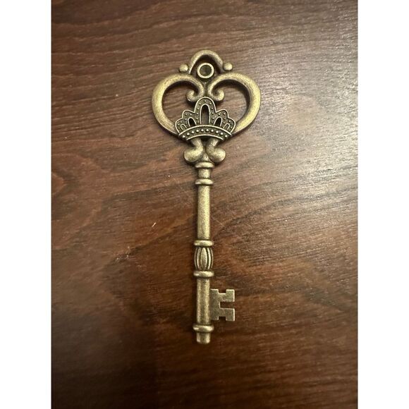 Santa's Magic Key - Picture 2 of 7